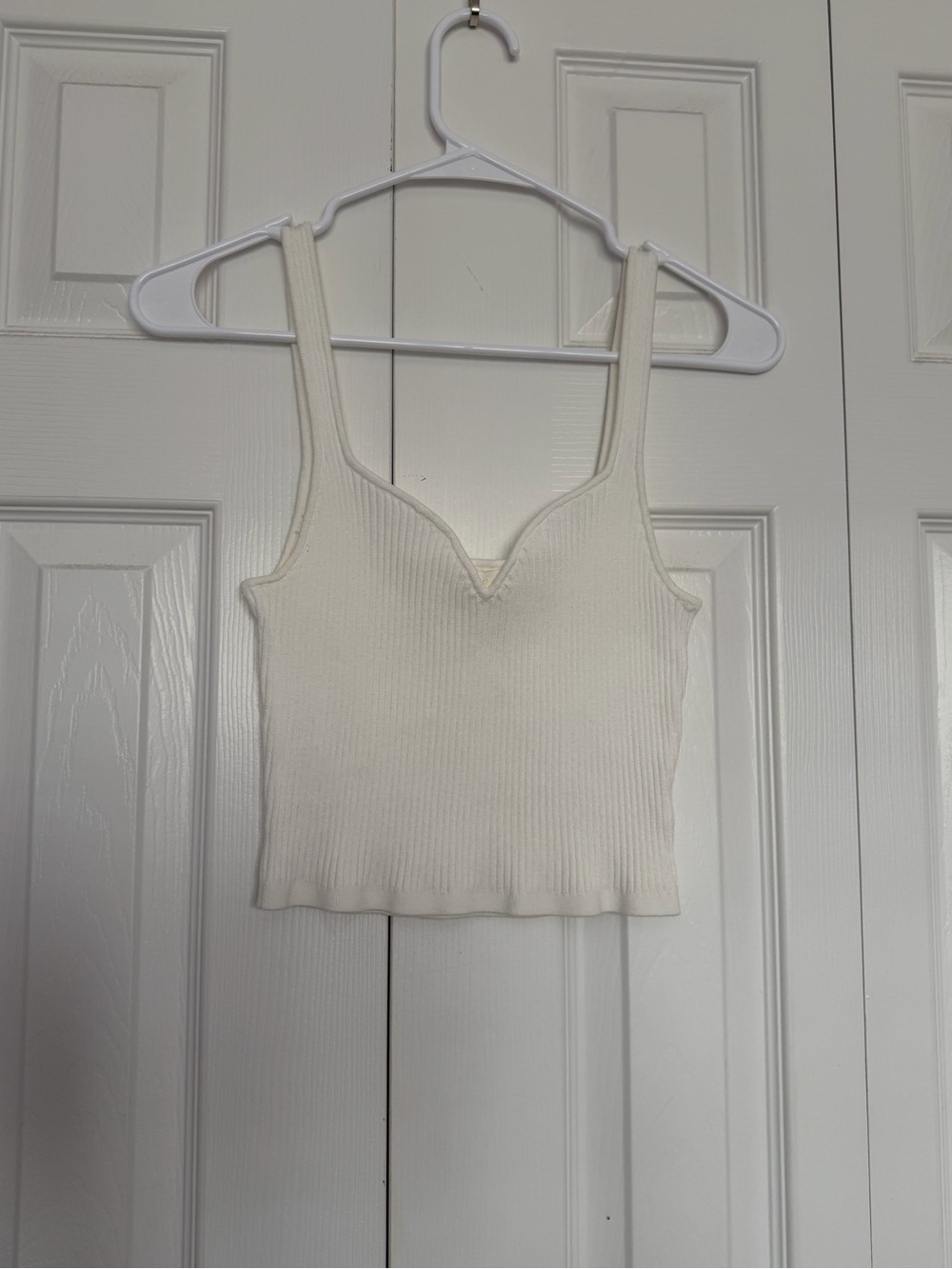 H&M Cream Ribbed V-Neck Cropped Tank